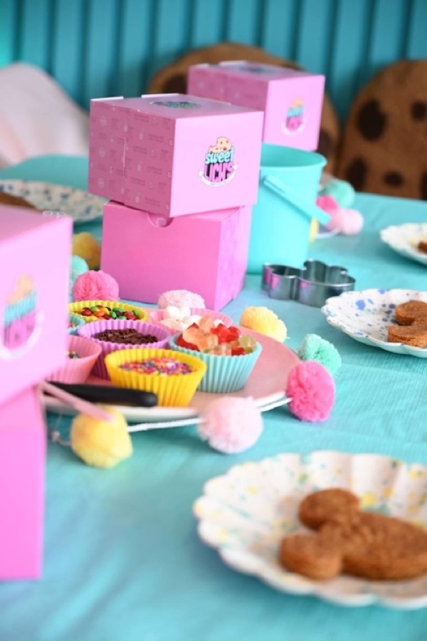 Pink Sweet Lich's boxes at a party